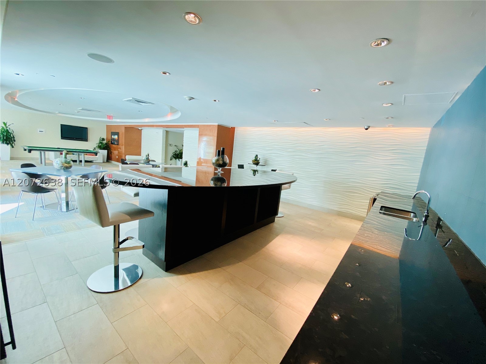 950 Brickell Bay Dr #3709, Miami FL 33131