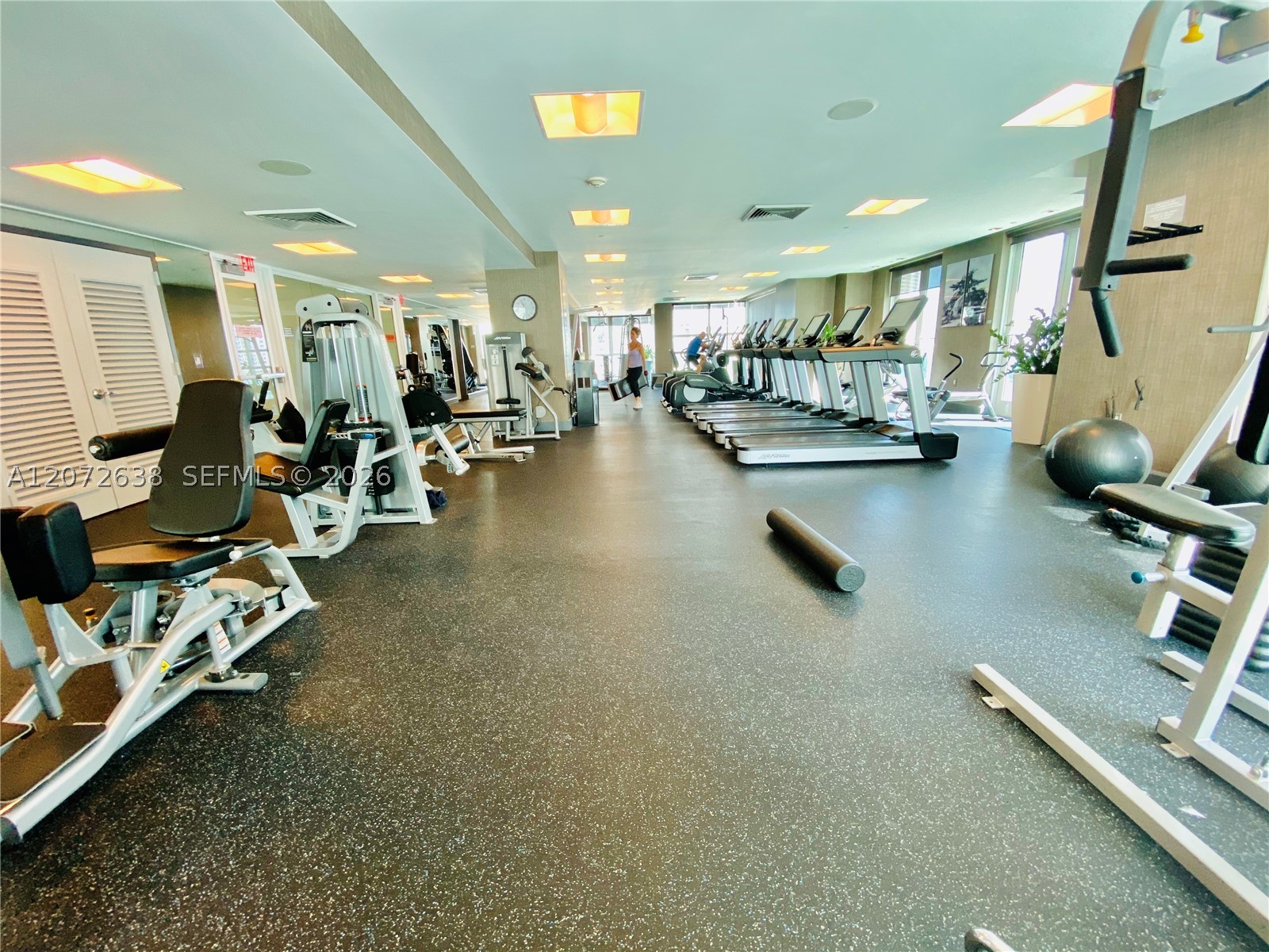 950 Brickell Bay Dr #3709, Miami FL 33131