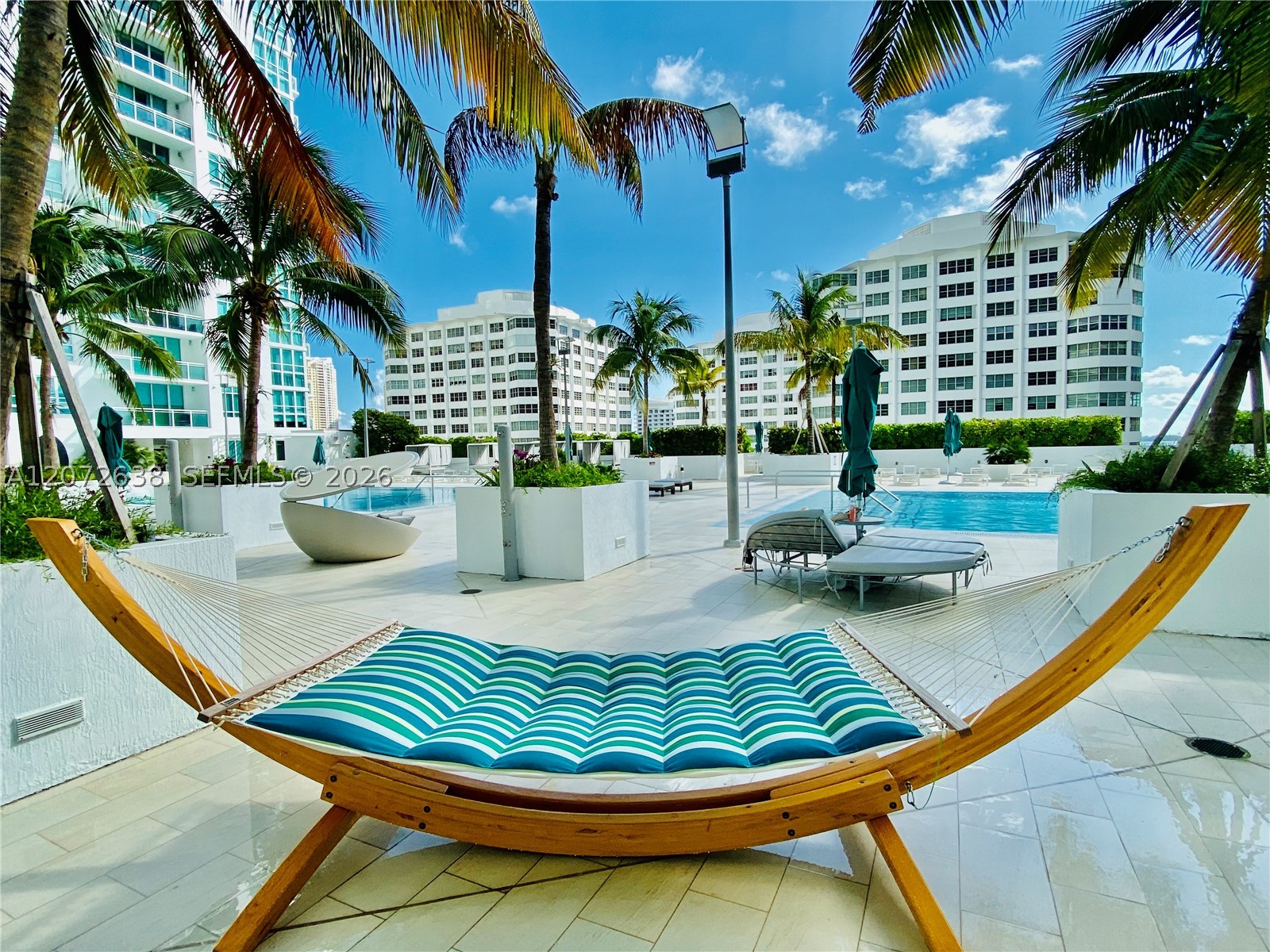 950 Brickell Bay Dr #3709, Miami FL 33131