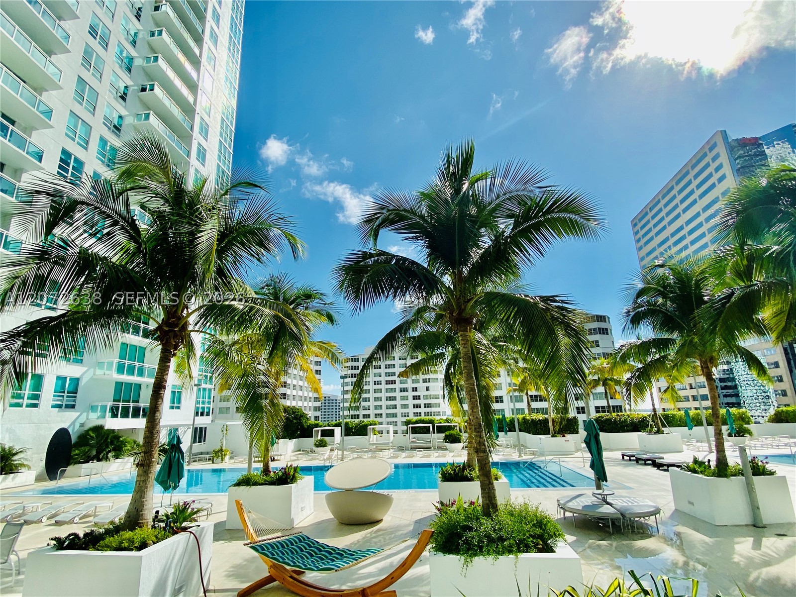 950 Brickell Bay Dr #3709, Miami FL 33131