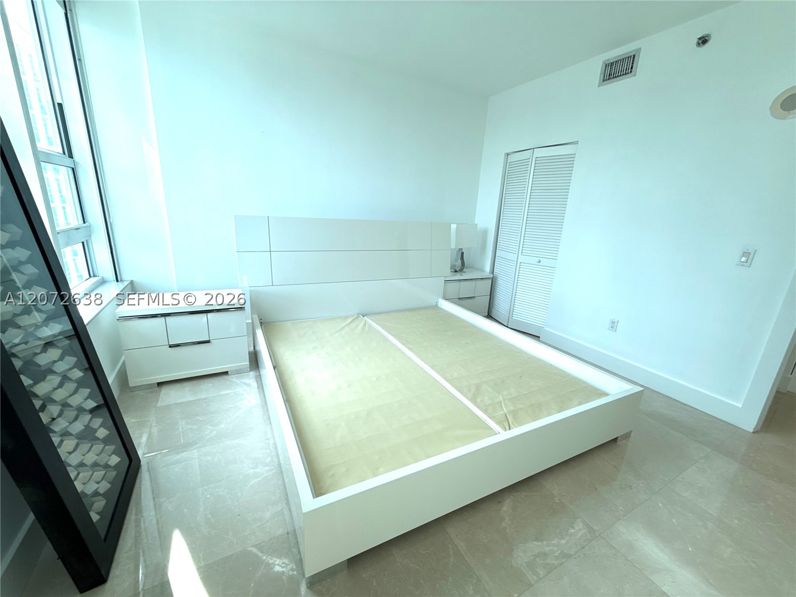 950 Brickell Bay Dr #3709, Miami FL 33131