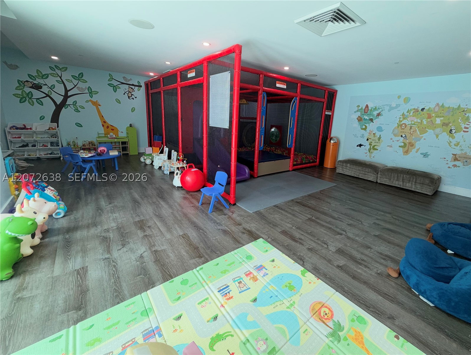 950 Brickell Bay Dr #3709, Miami FL 33131