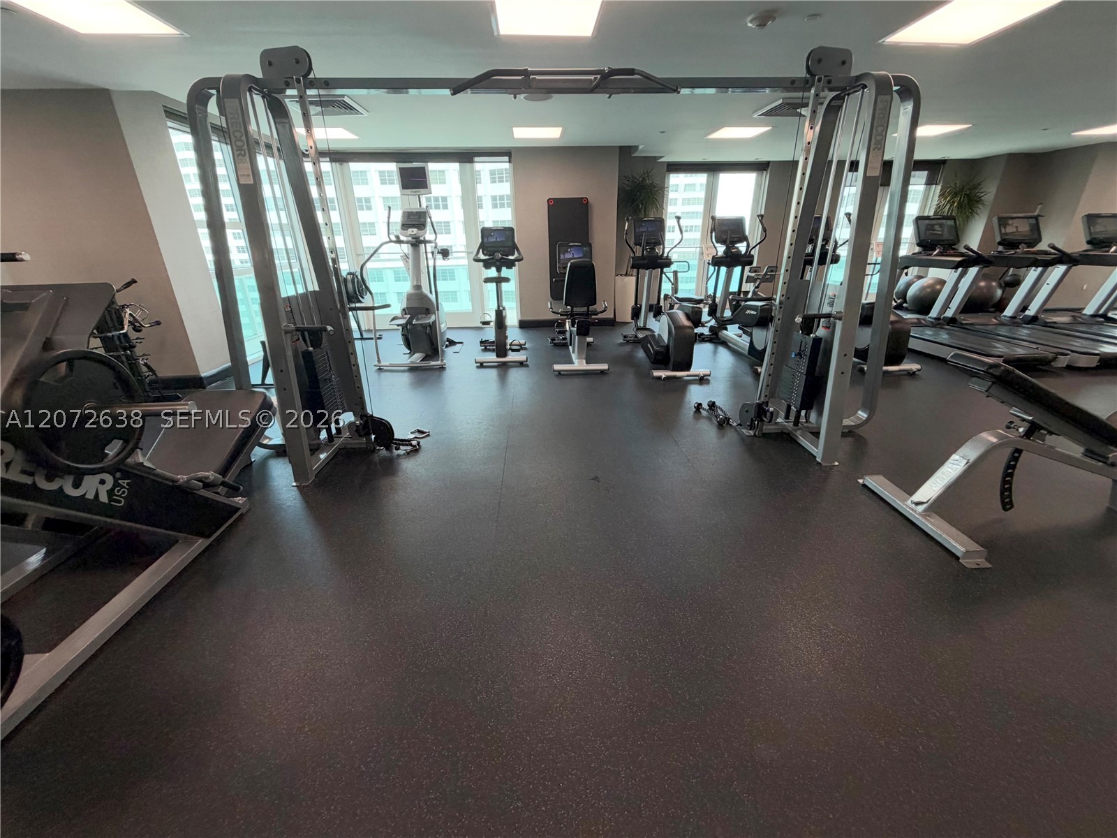 950 Brickell Bay Dr #3709, Miami FL 33131