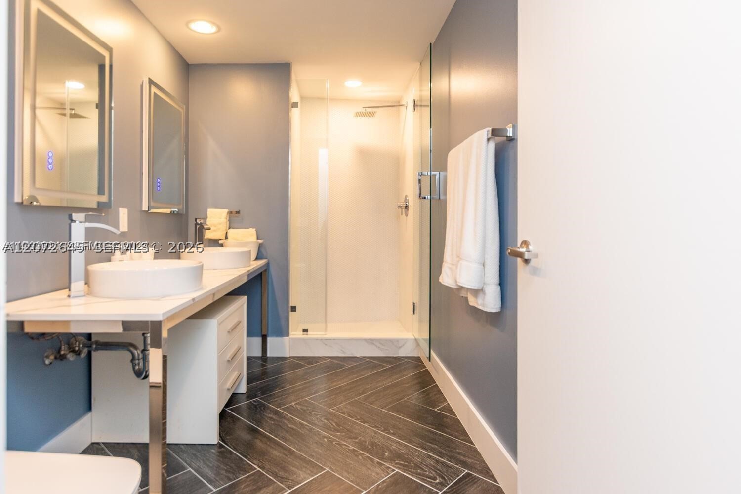 485 Brickell Ave #2302, Miami FL 33131