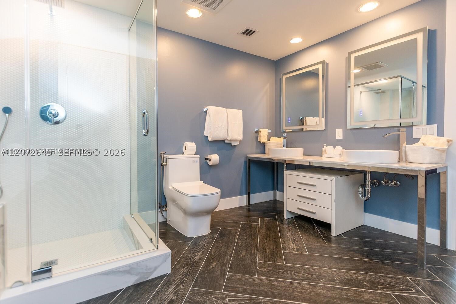485 Brickell Ave #2302, Miami FL 33131