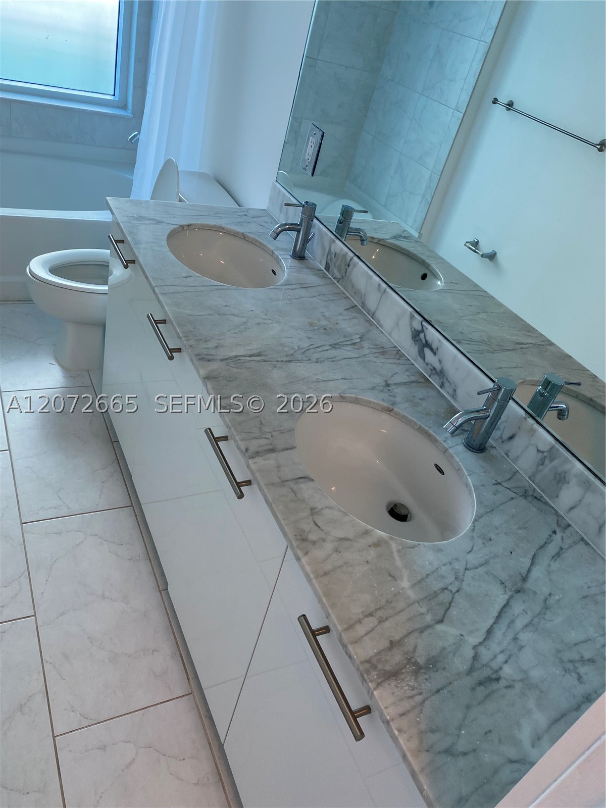 950 Brickell Bay Dr #801, Miami FL 33131