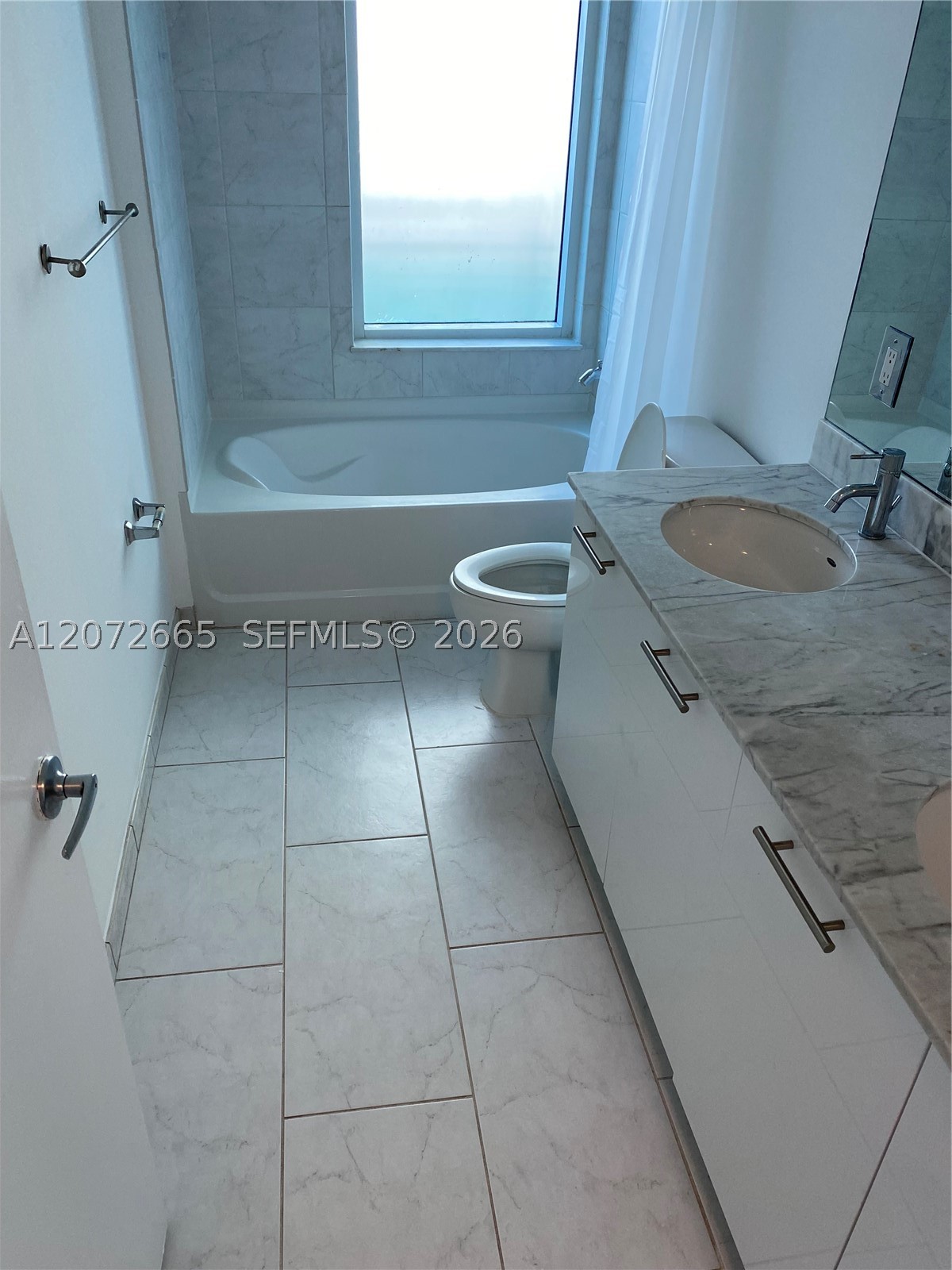 950 Brickell Bay Dr #801, Miami FL 33131
