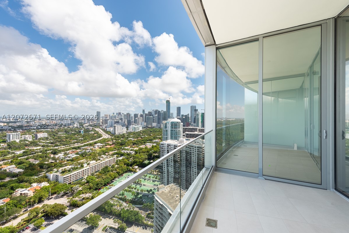 175 SE 25th Rd #3504, Miami FL 33129