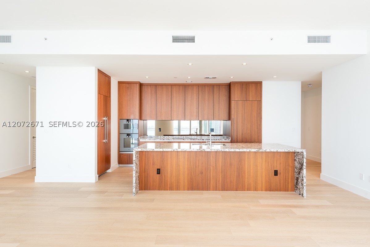 175 SE 25th Rd #3504, Miami FL 33129
