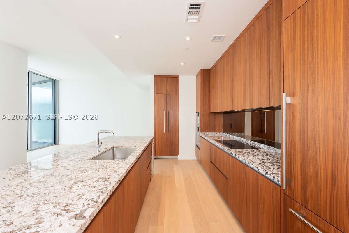 175 SE 25th Rd #3504, Miami FL 33129