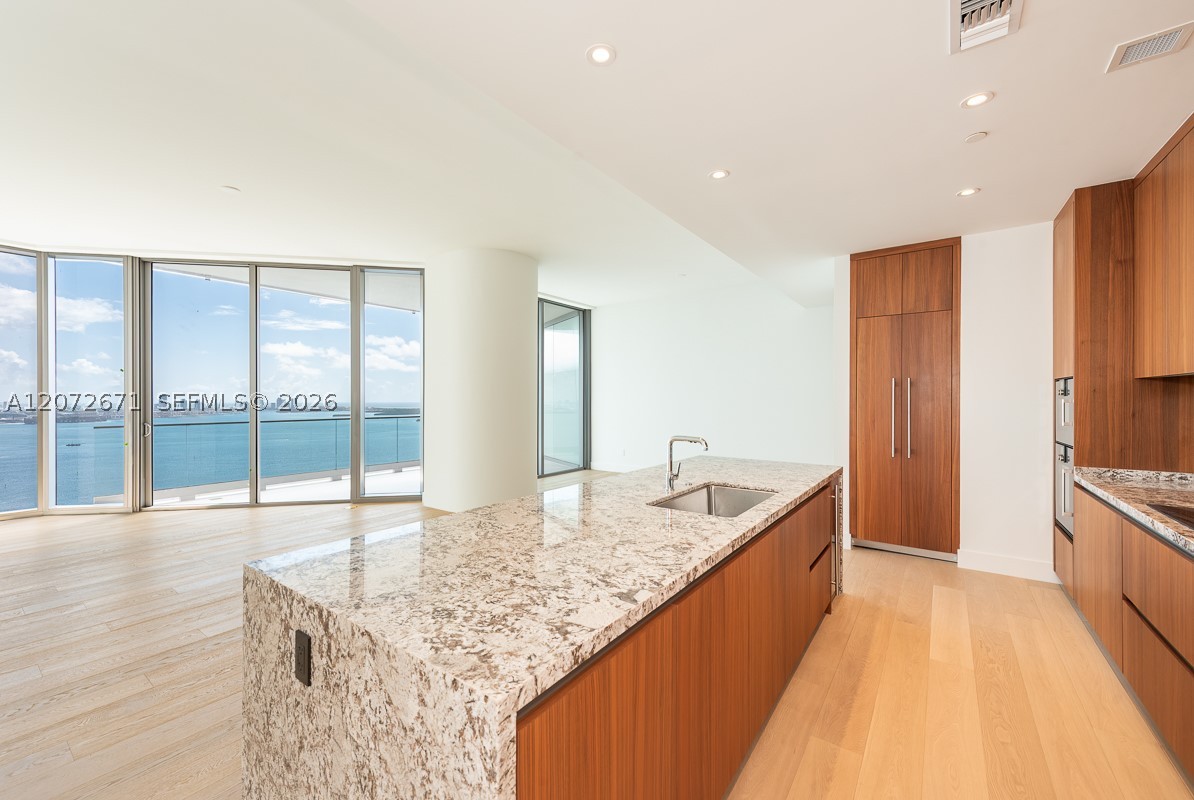 175 SE 25th Rd #3504, Miami FL 33129