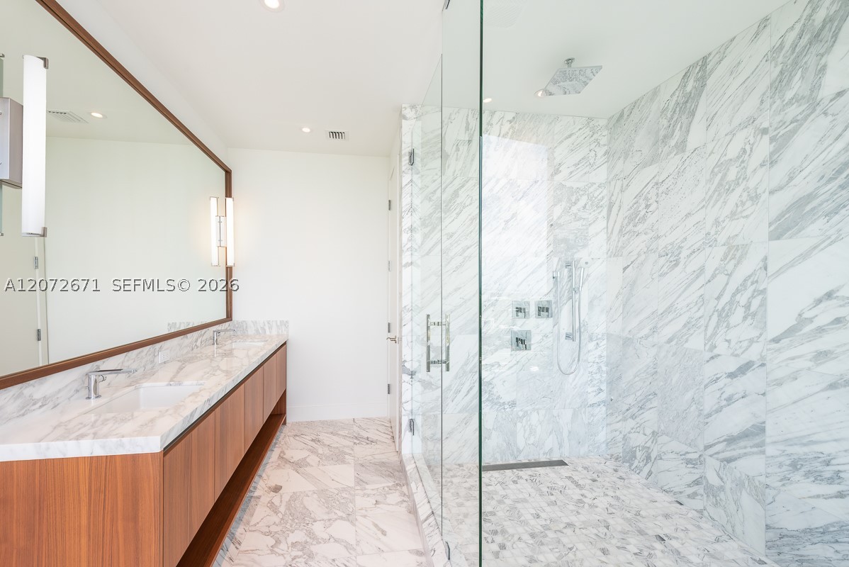 175 SE 25th Rd #3504, Miami FL 33129