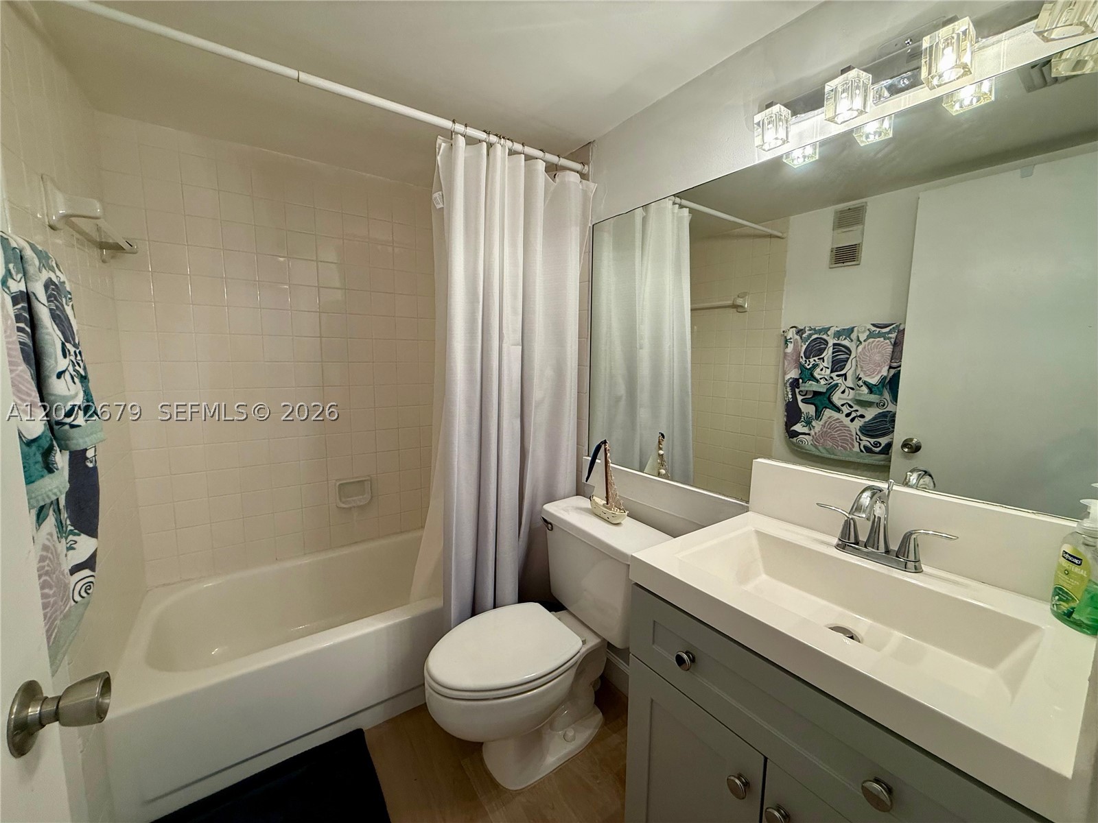 770 Claughton Island Dr #1104, Miami FL 33131