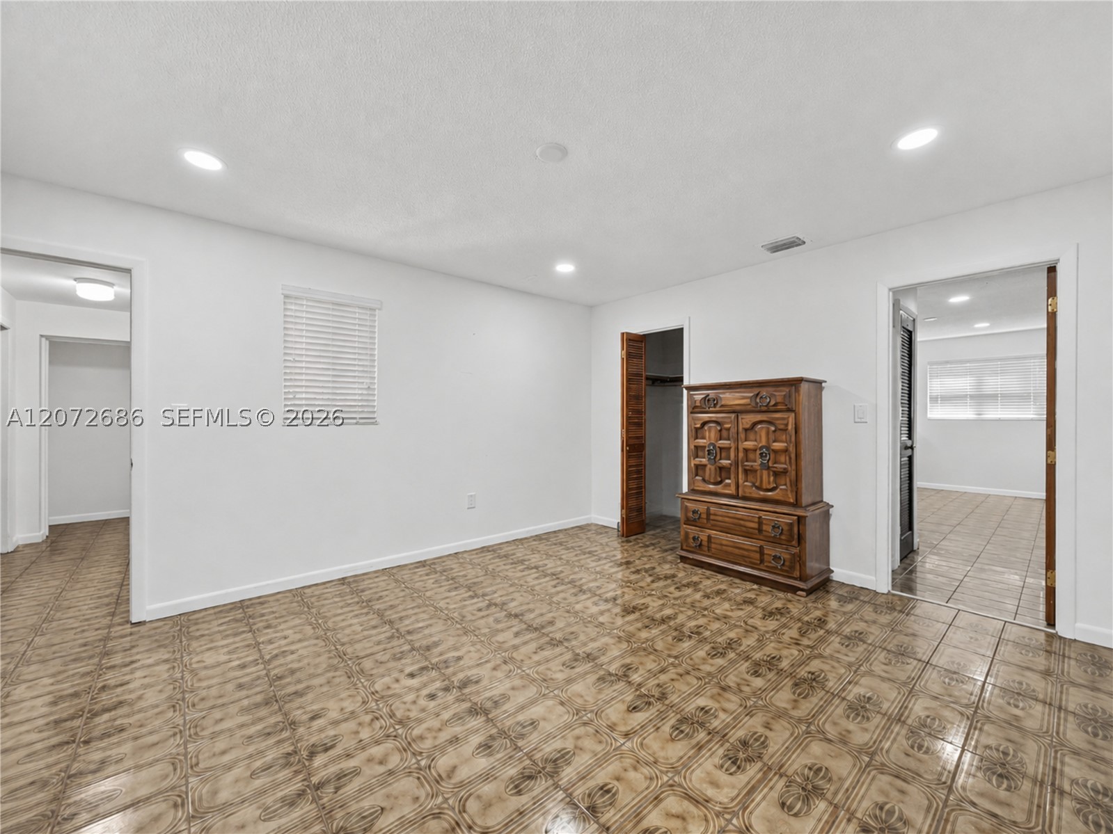 3130 SW 6th St, Miami FL 33135