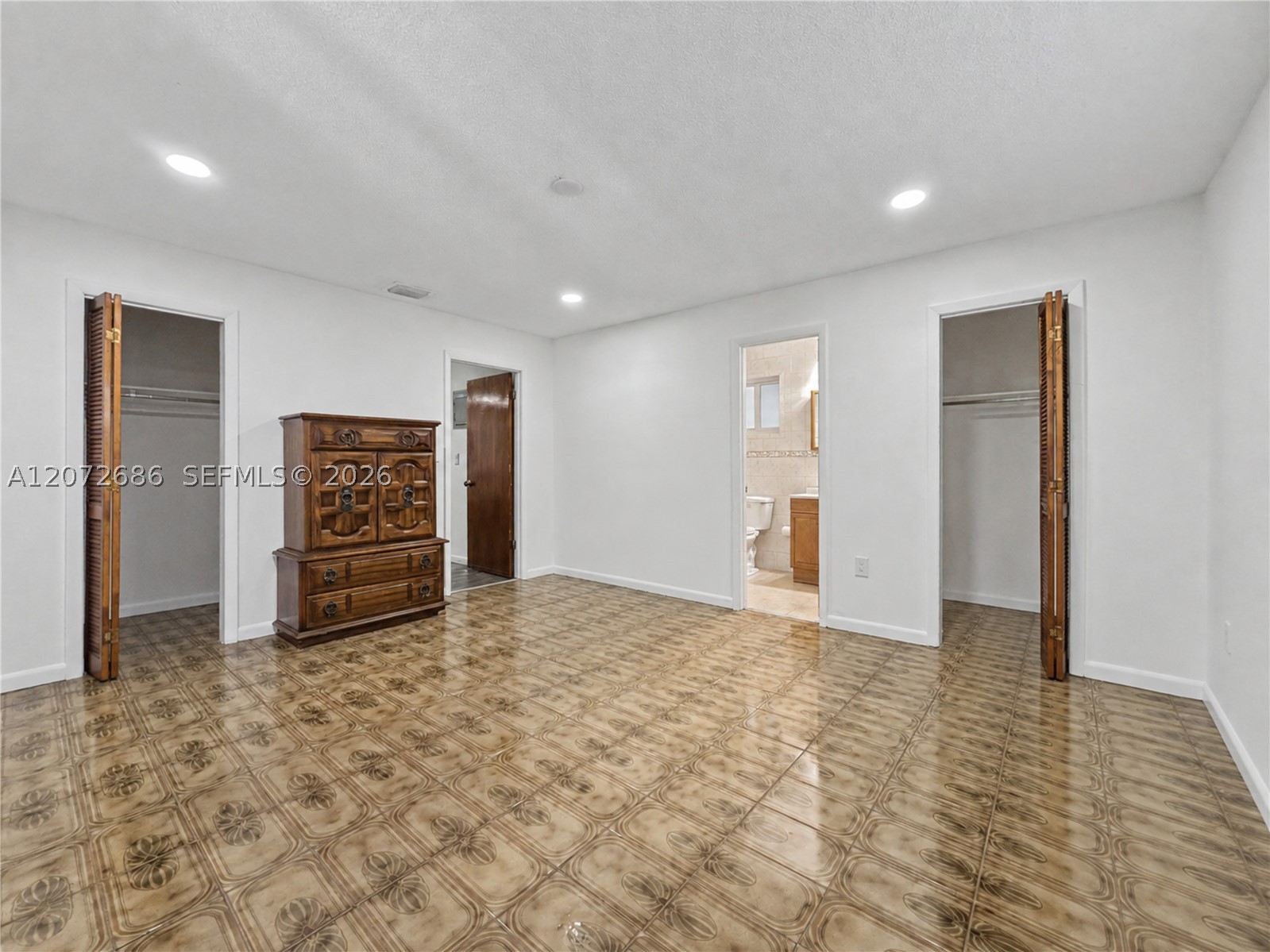3130 SW 6th St, Miami FL 33135