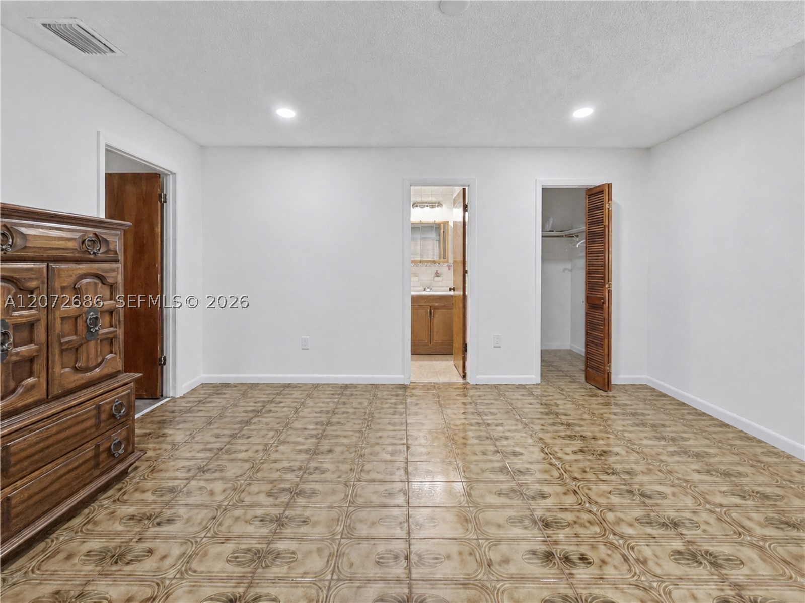 3130 SW 6th St, Miami FL 33135