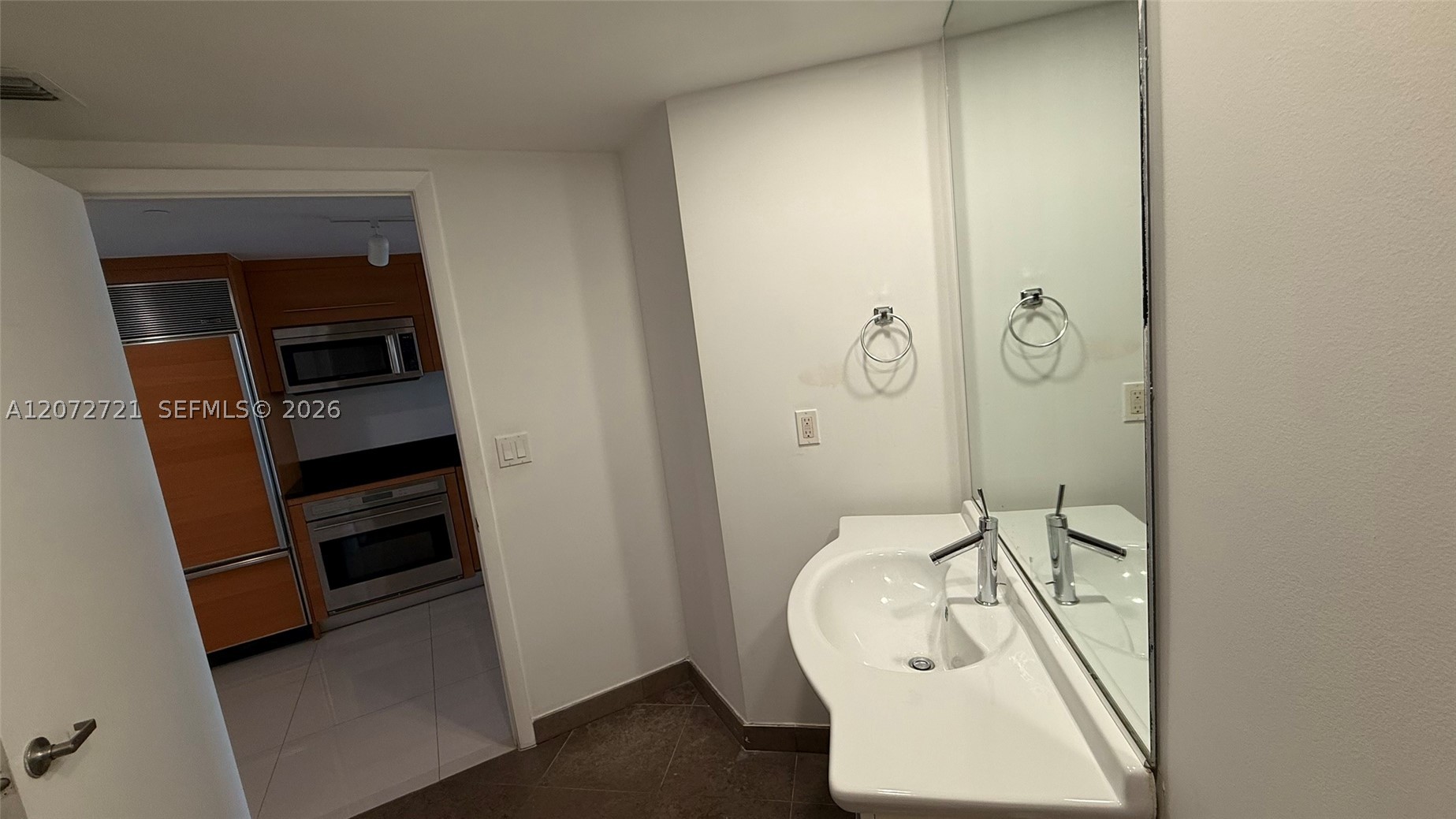 475 Brickell Ave #4408, Miami FL 33131