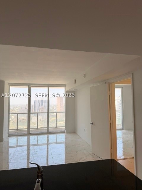 50 W Biscayne Blvd #3907, Miami FL 33132