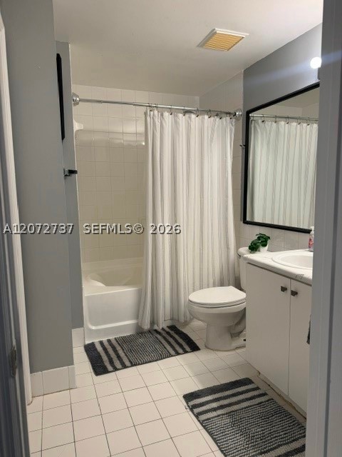 5085 NW 7th St #512, Miami FL 33126