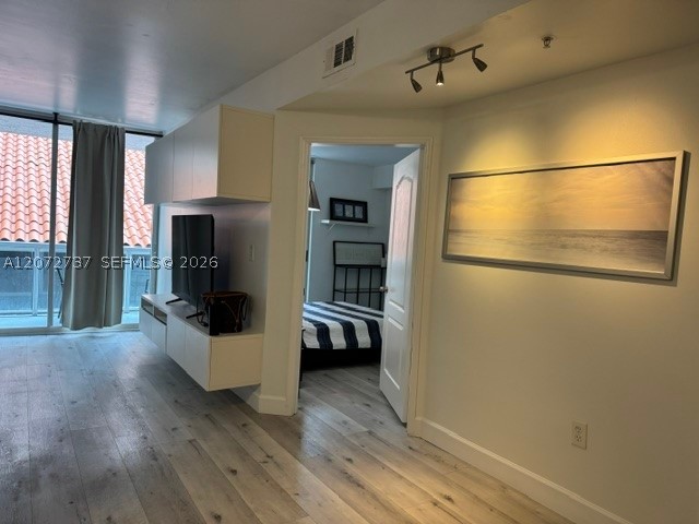 5085 NW 7th St #512, Miami FL 33126