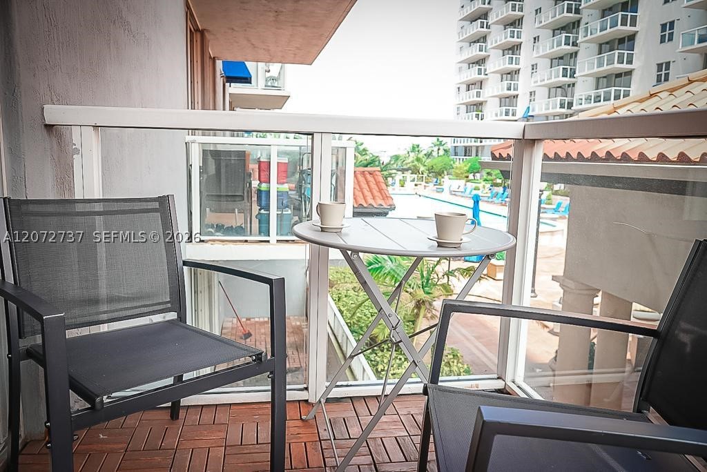 5085 NW 7th St #512, Miami FL 33126