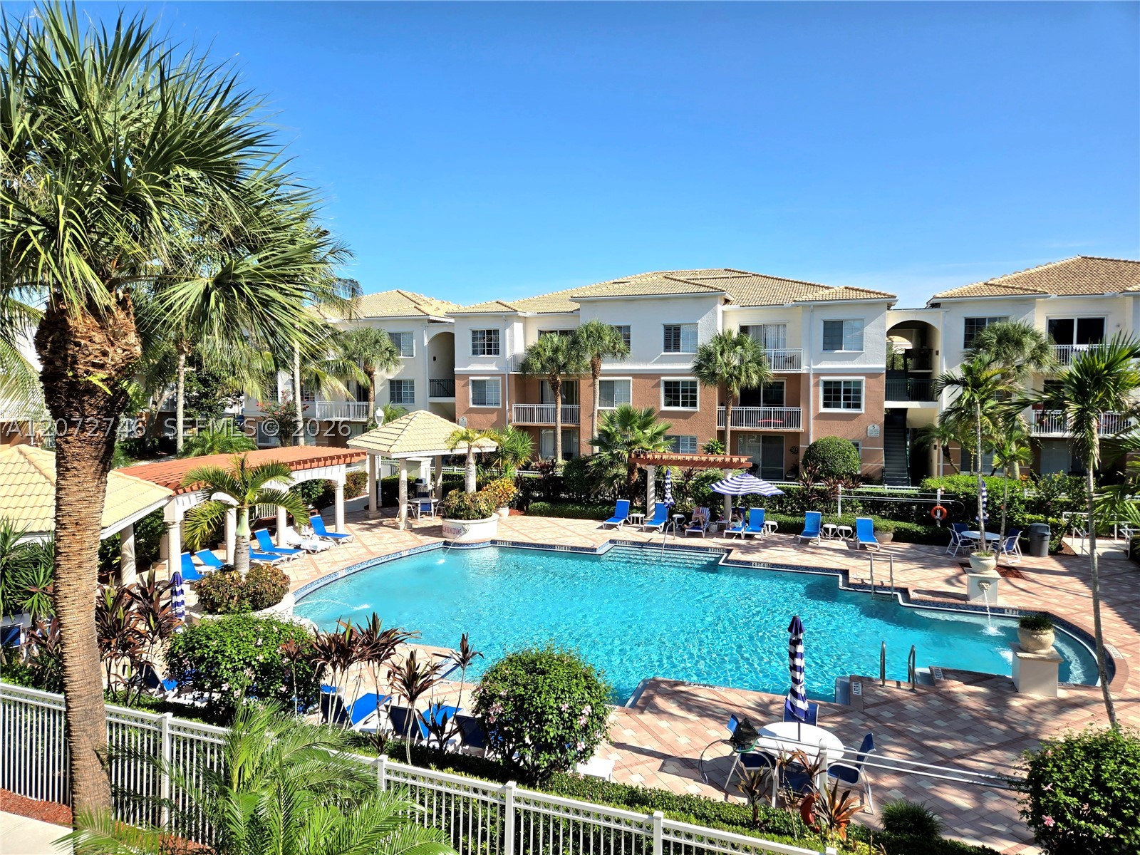 1307 E Myrtlewood Cir E #1307, Palm Beach Gardens FL 33418