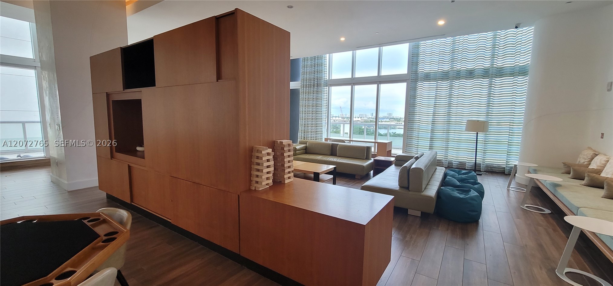 50 Biscayne Blvd #5202, Miami FL 33132