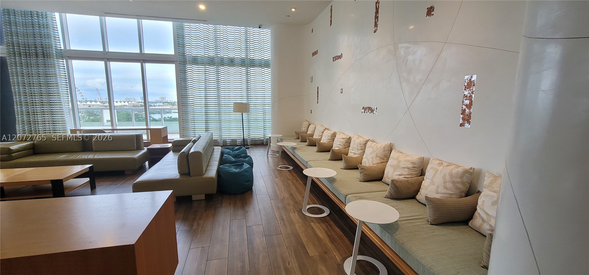 50 Biscayne Blvd #5202, Miami FL 33132