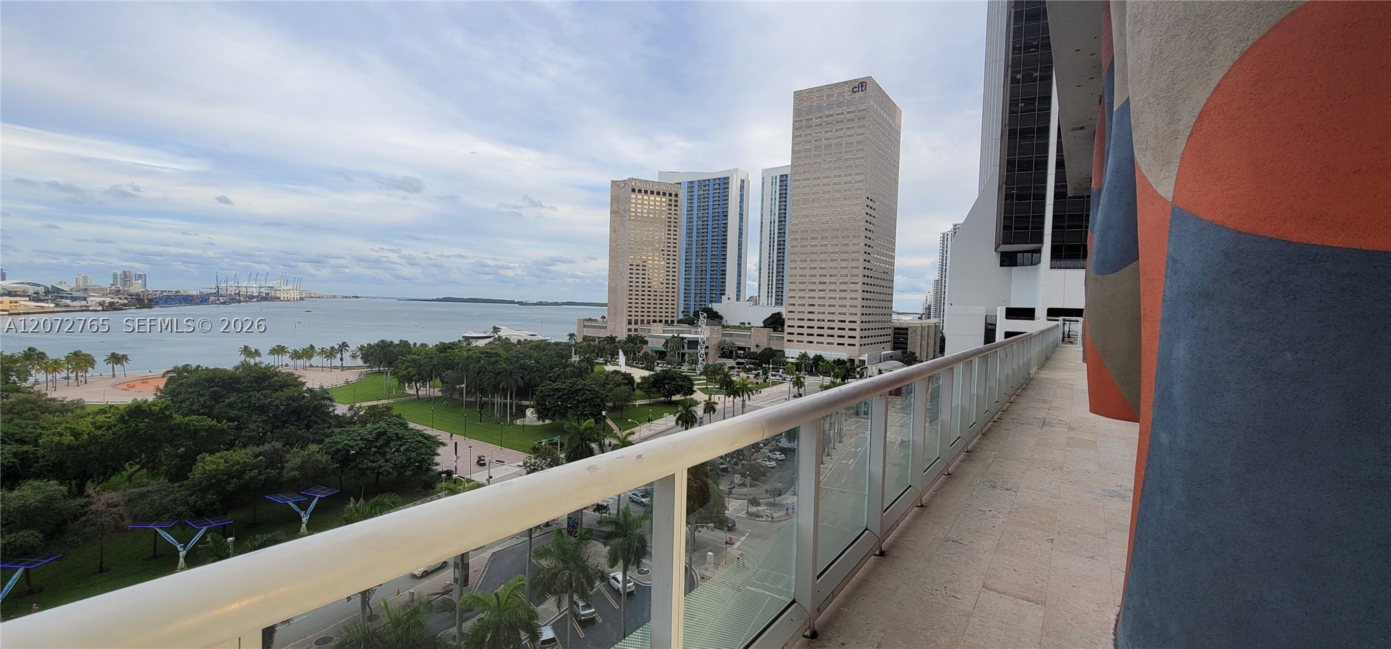 50 Biscayne Blvd #5202, Miami FL 33132