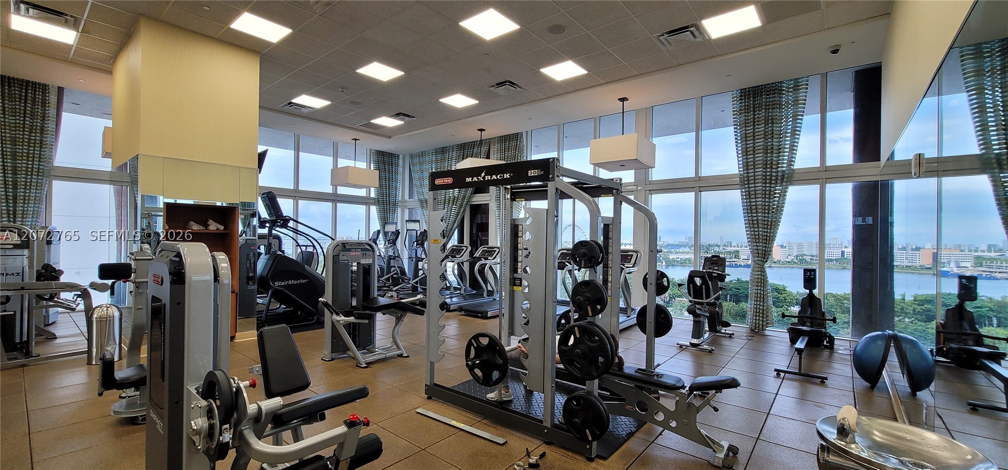 50 Biscayne Blvd #5202, Miami FL 33132