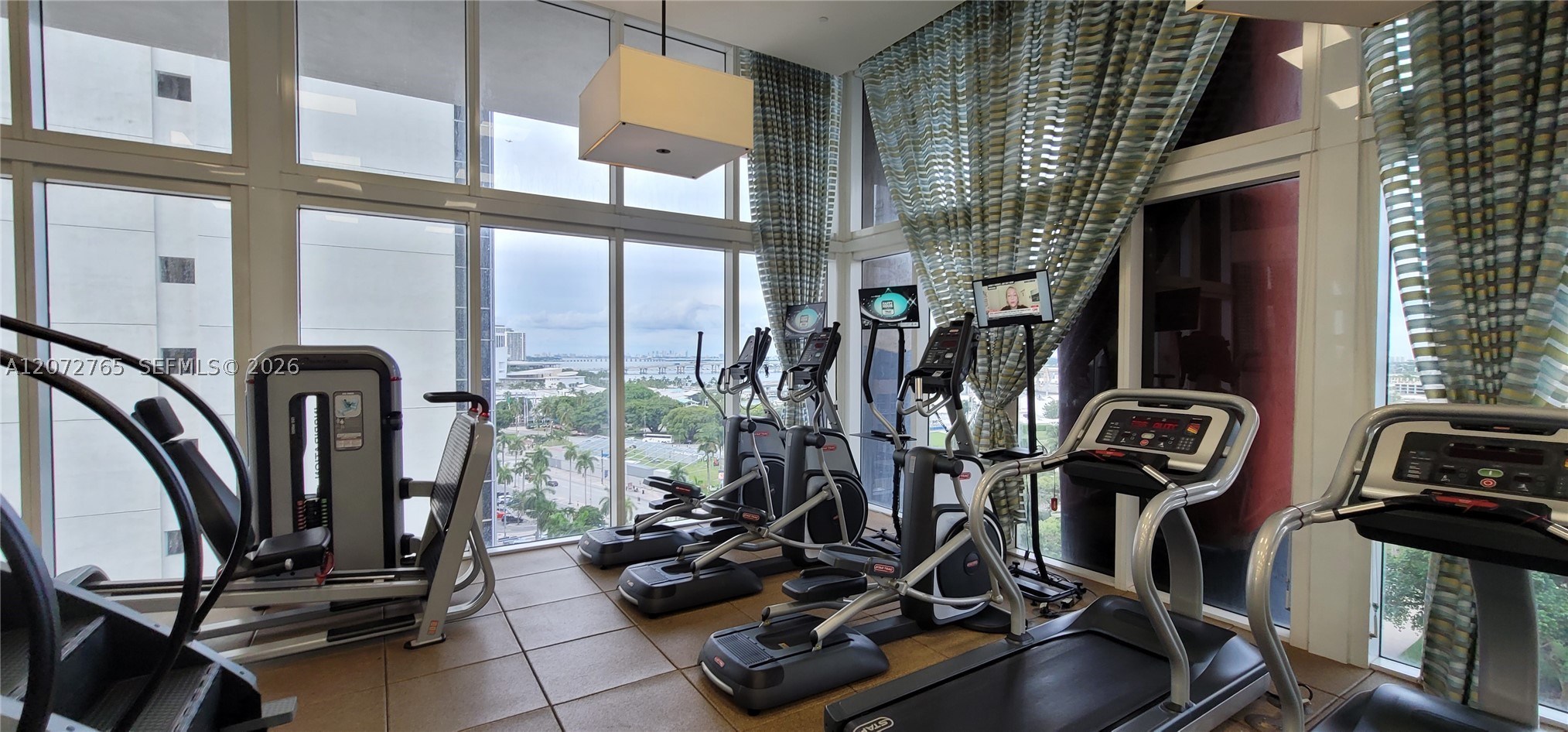 50 Biscayne Blvd #5202, Miami FL 33132