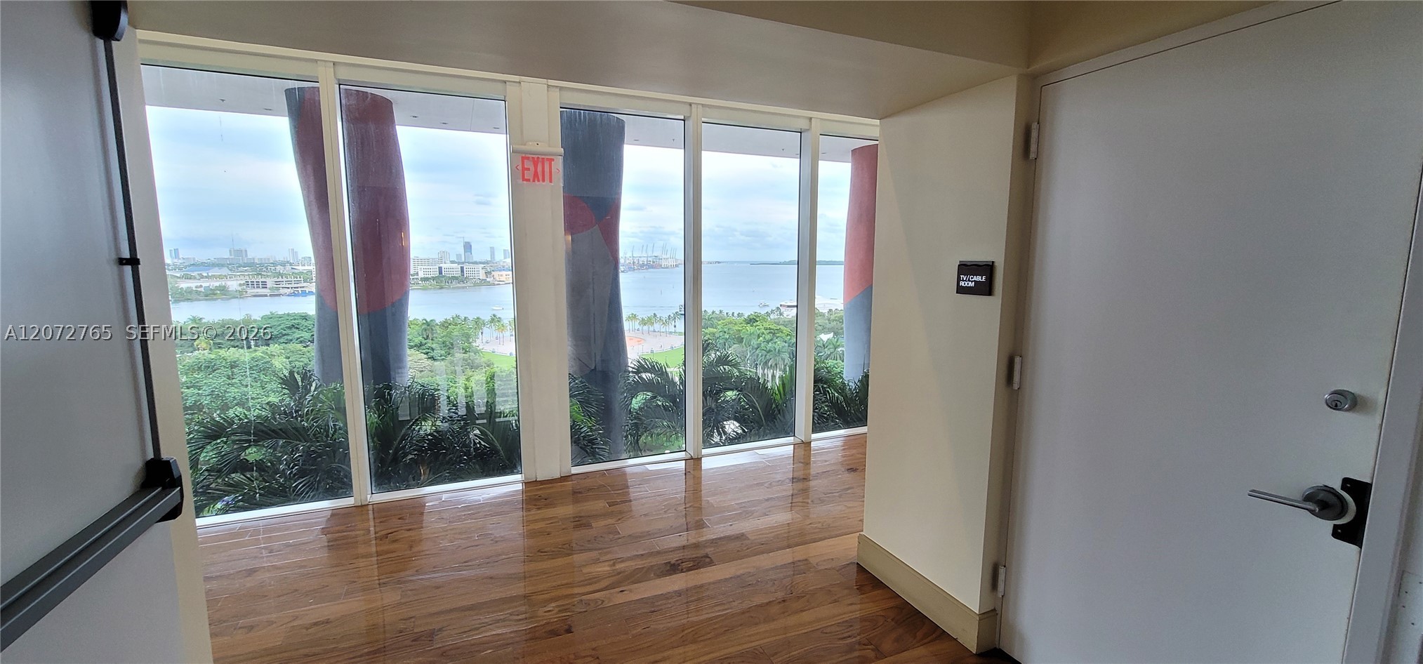50 Biscayne Blvd #5202, Miami FL 33132