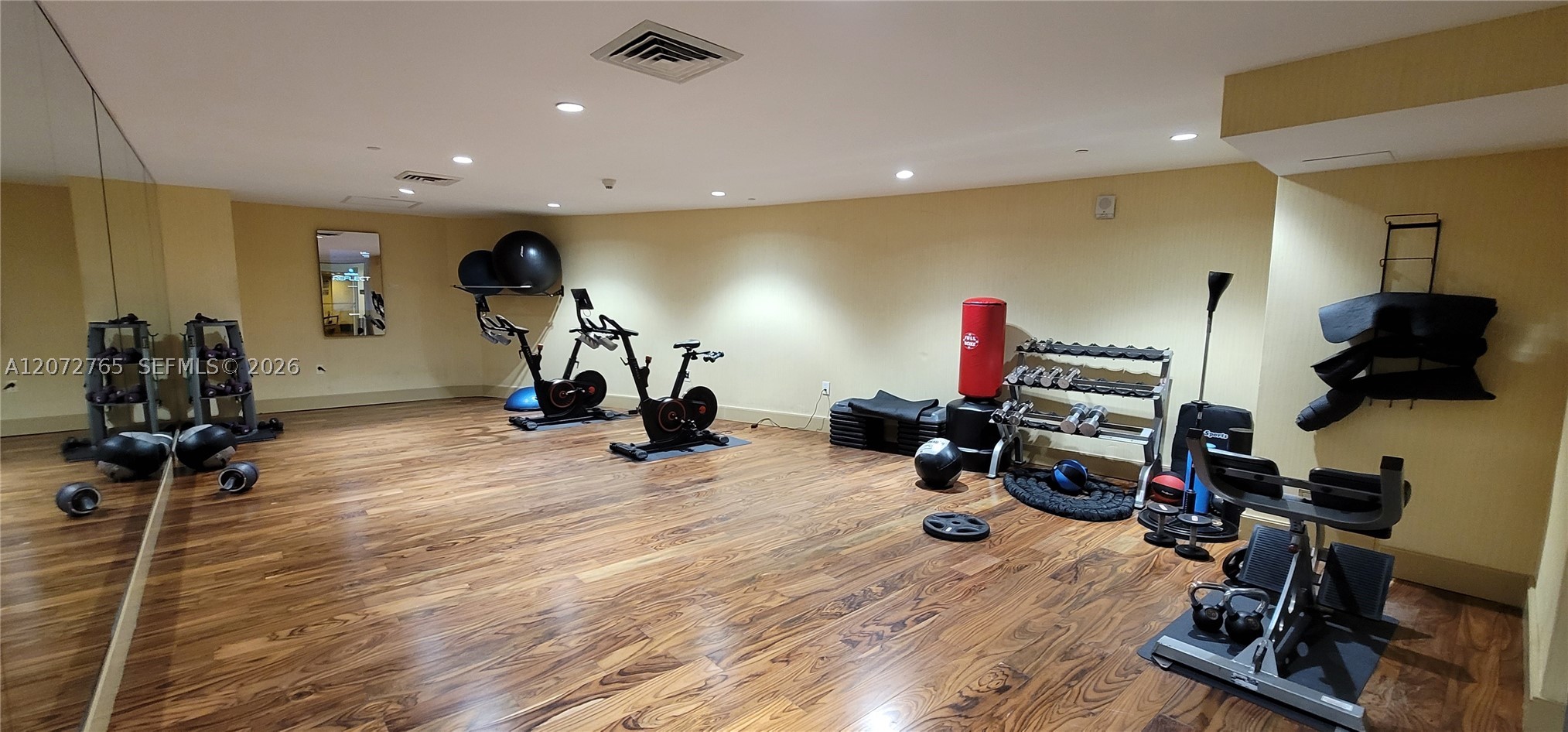 50 Biscayne Blvd #5202, Miami FL 33132