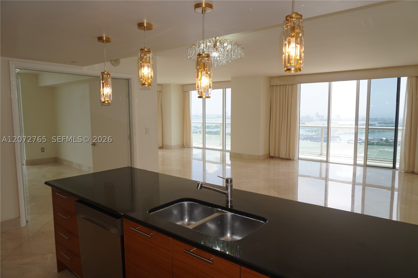 50 Biscayne Blvd #5202, Miami FL 33132