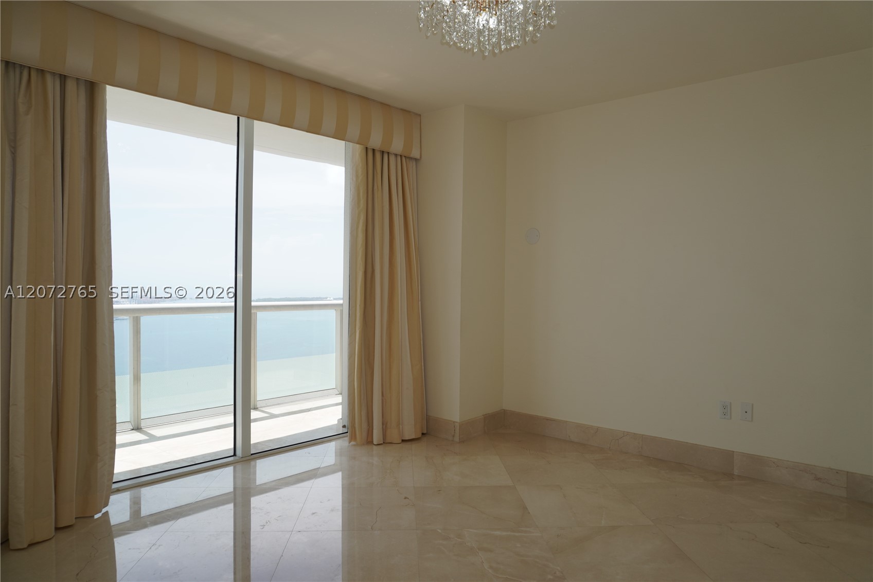 50 Biscayne Blvd #5202, Miami FL 33132