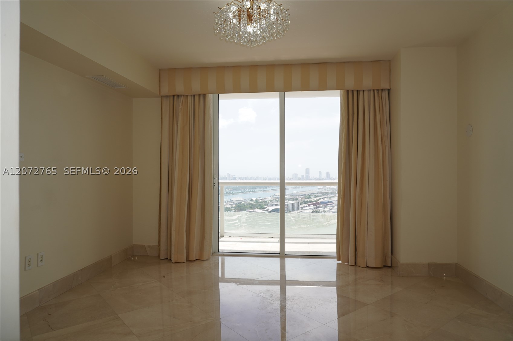50 Biscayne Blvd #5202, Miami FL 33132