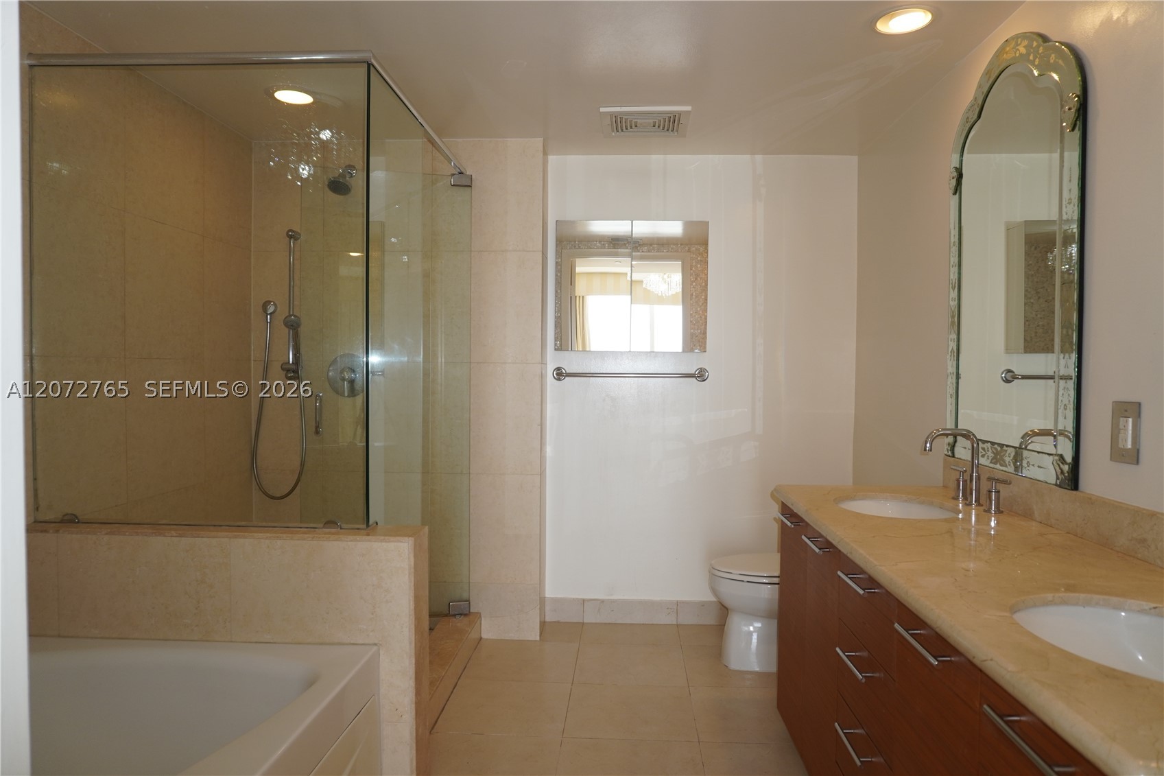 50 Biscayne Blvd #5202, Miami FL 33132