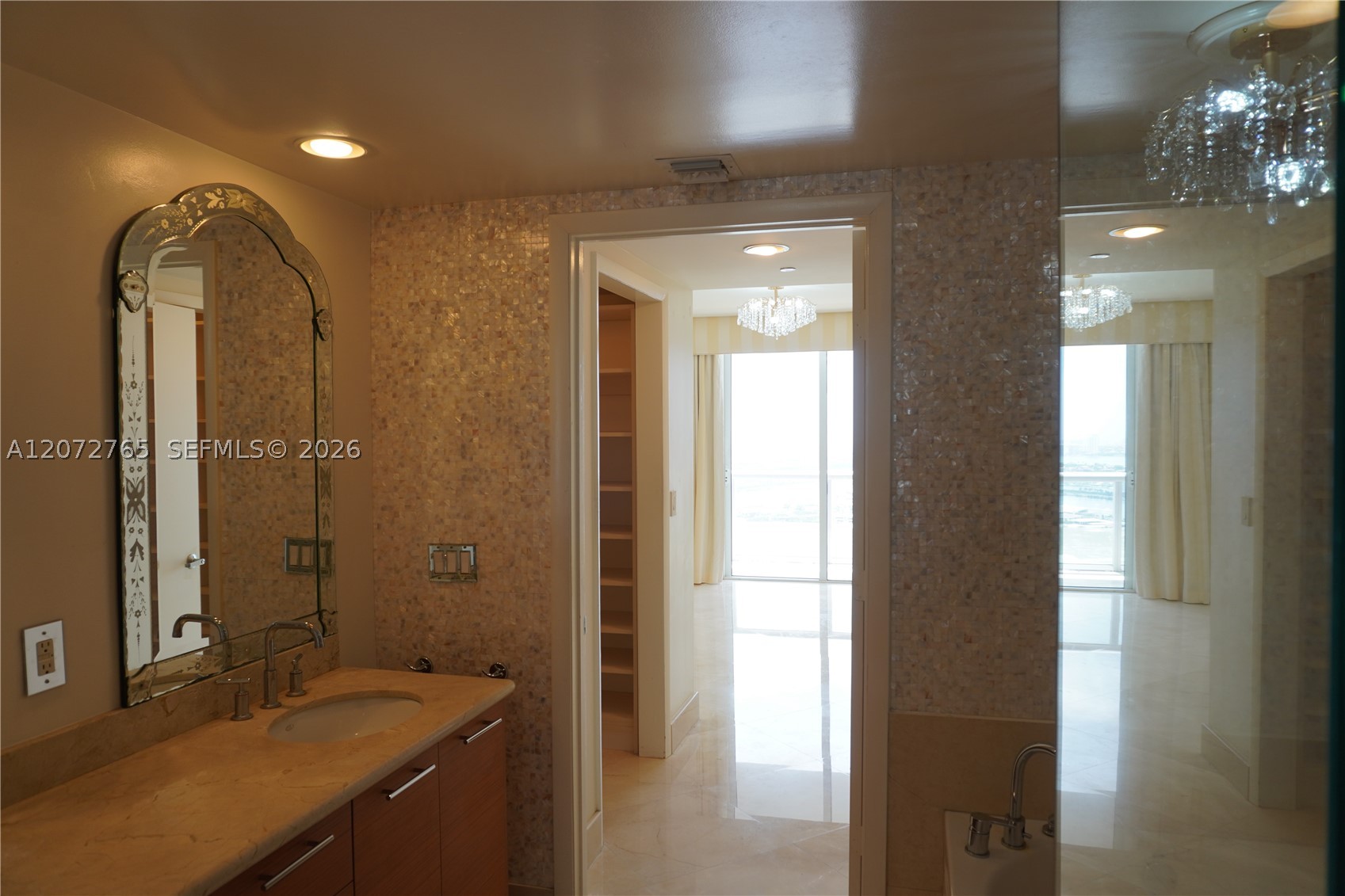 50 Biscayne Blvd #5202, Miami FL 33132