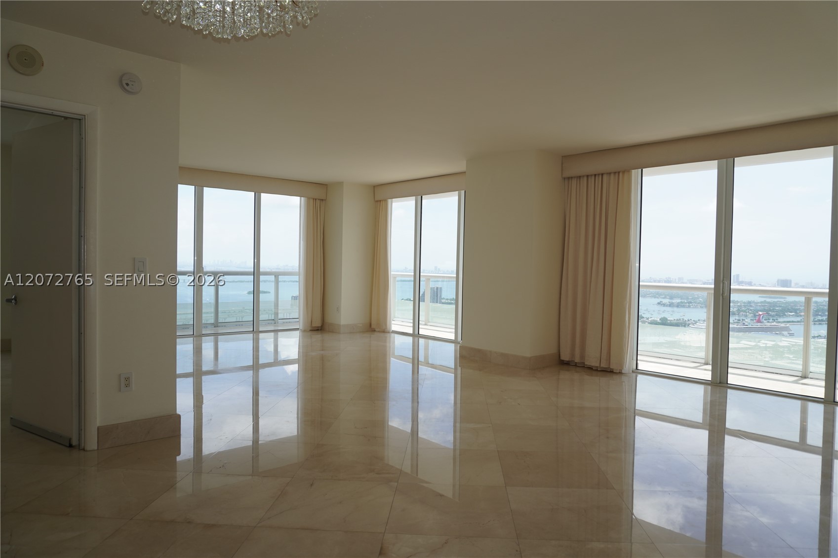 50 Biscayne Blvd #5202, Miami FL 33132