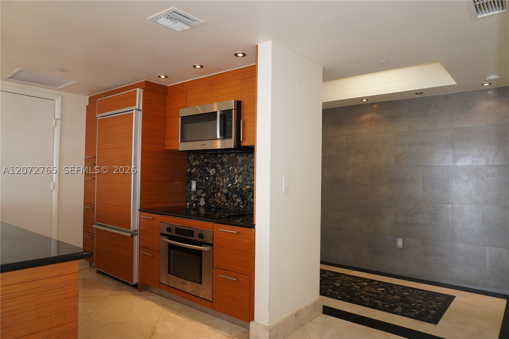 50 Biscayne Blvd #5202, Miami FL 33132