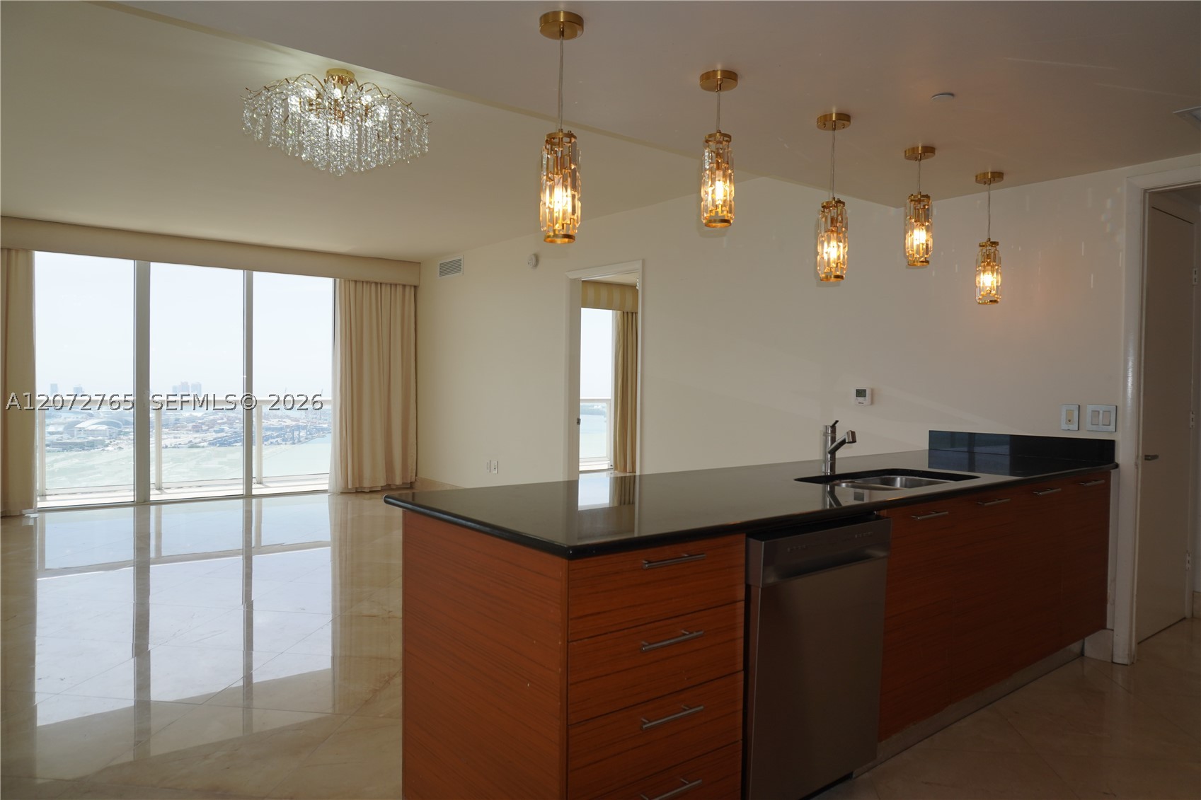 50 Biscayne Blvd #5202, Miami FL 33132