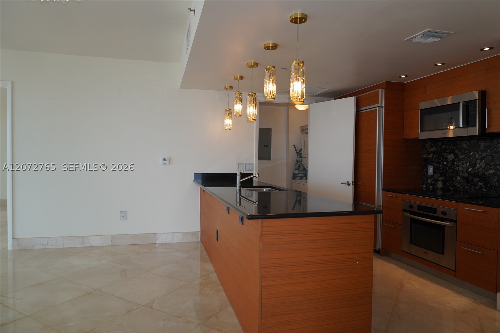 50 Biscayne Blvd #5202, Miami FL 33132