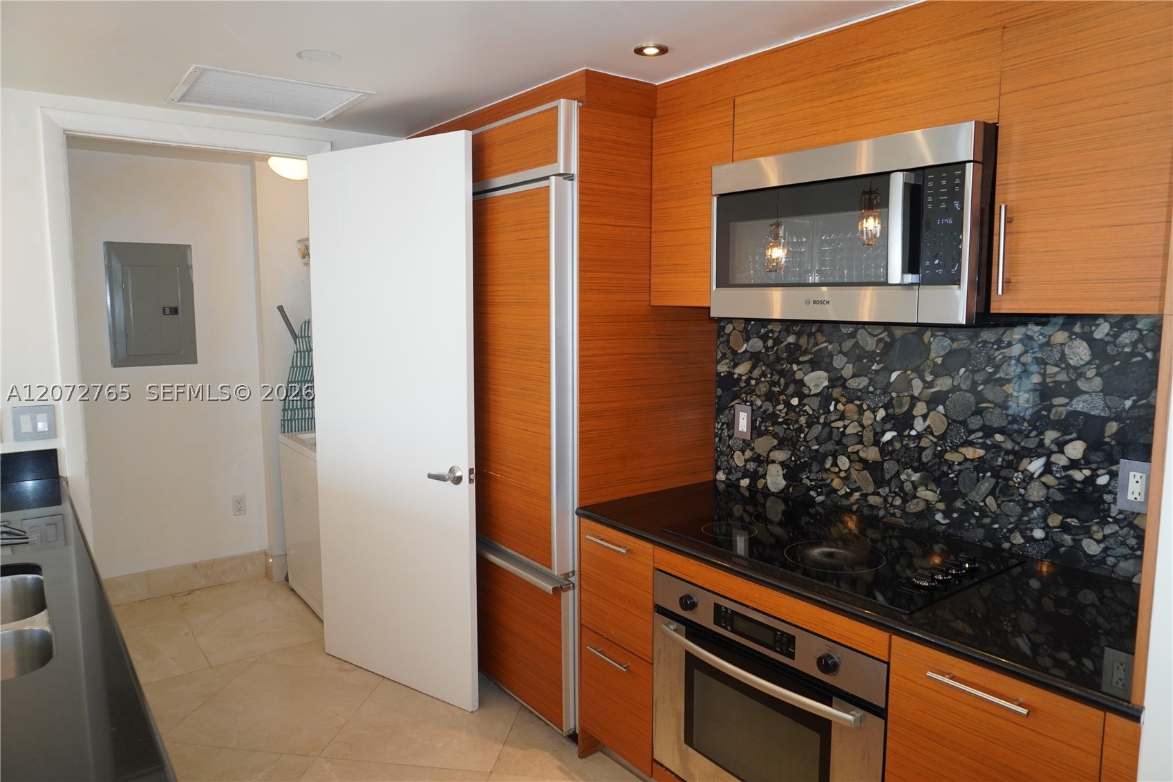 50 Biscayne Blvd #5202, Miami FL 33132