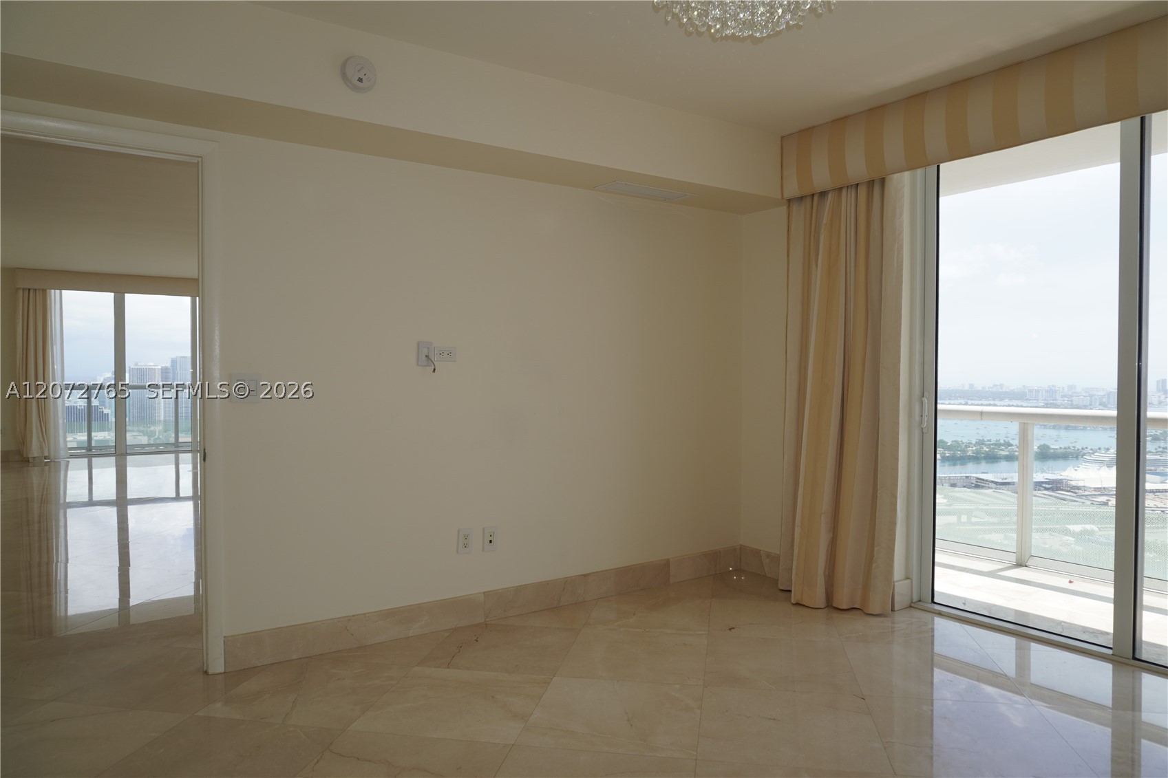 50 Biscayne Blvd #5202, Miami FL 33132