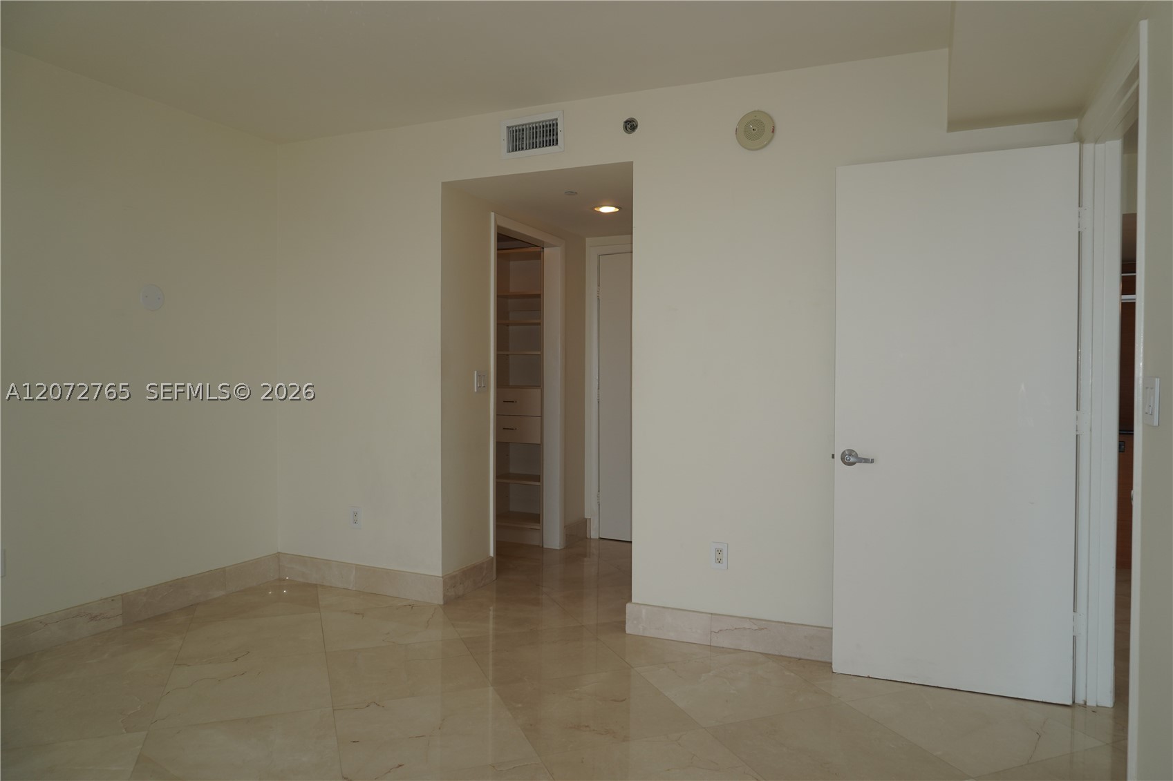 50 Biscayne Blvd #5202, Miami FL 33132