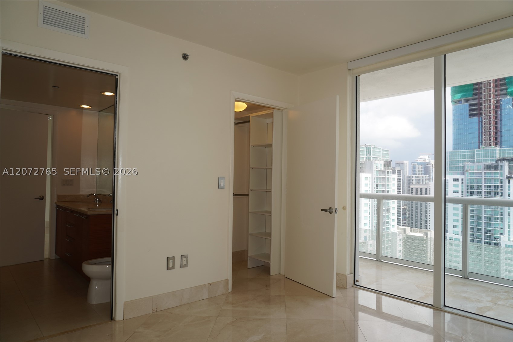 50 Biscayne Blvd #5202, Miami FL 33132