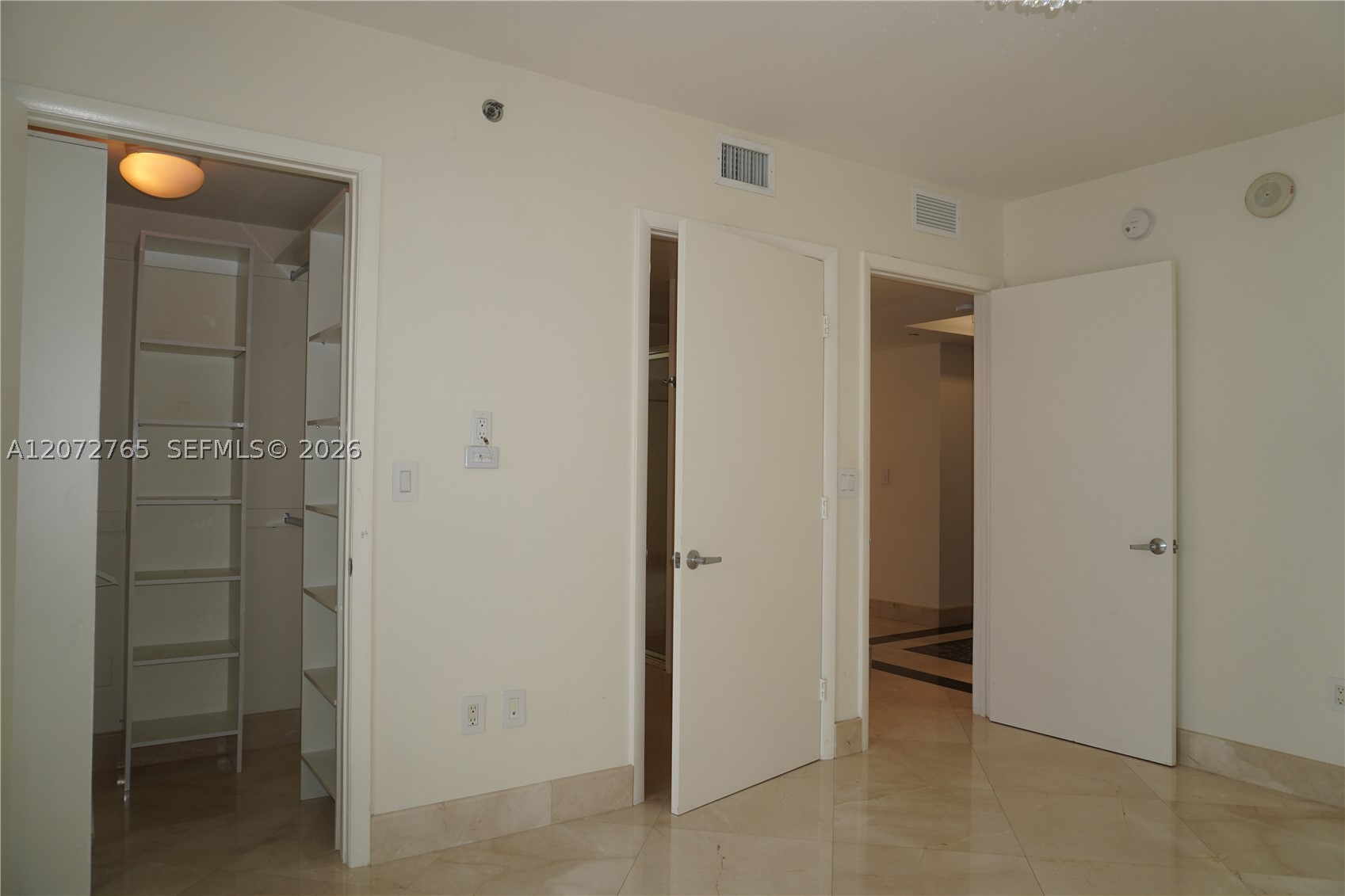 50 Biscayne Blvd #5202, Miami FL 33132