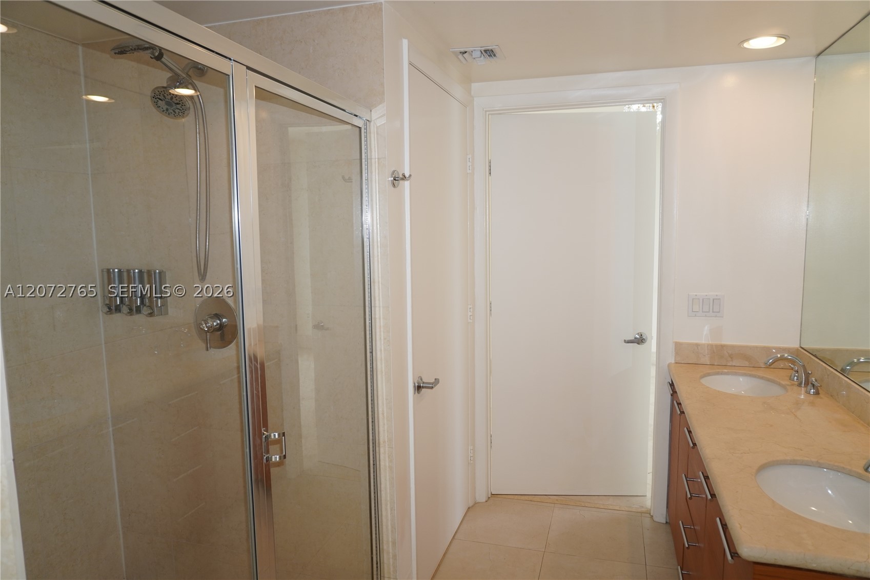 50 Biscayne Blvd #5202, Miami FL 33132