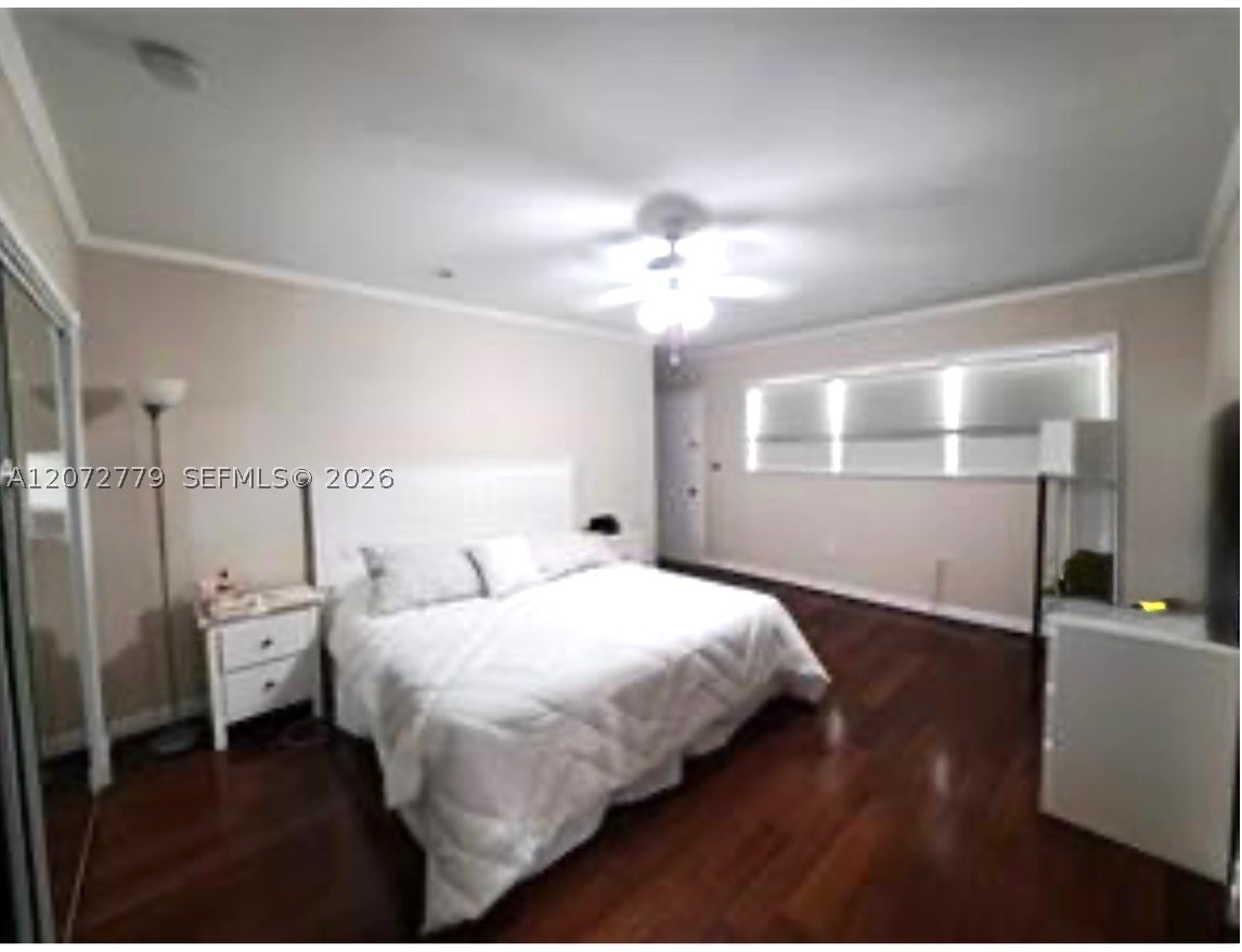462 Golden Isles Dr #305, Hallandale Beach FL 33009