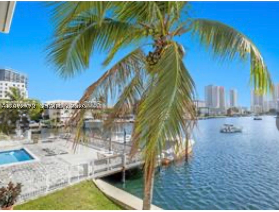 462 Golden Isles Dr #305, Hallandale Beach FL 33009